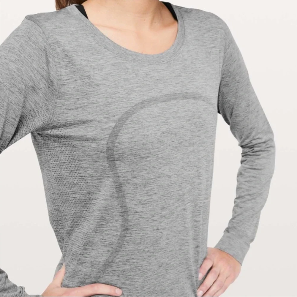 Lululemon Swiftly Tech Long Sleeve Breeze Relaxed Fit Slate Gray / White Size 8